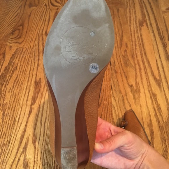 Tory Burch tan wedge - Picture 5 of 6